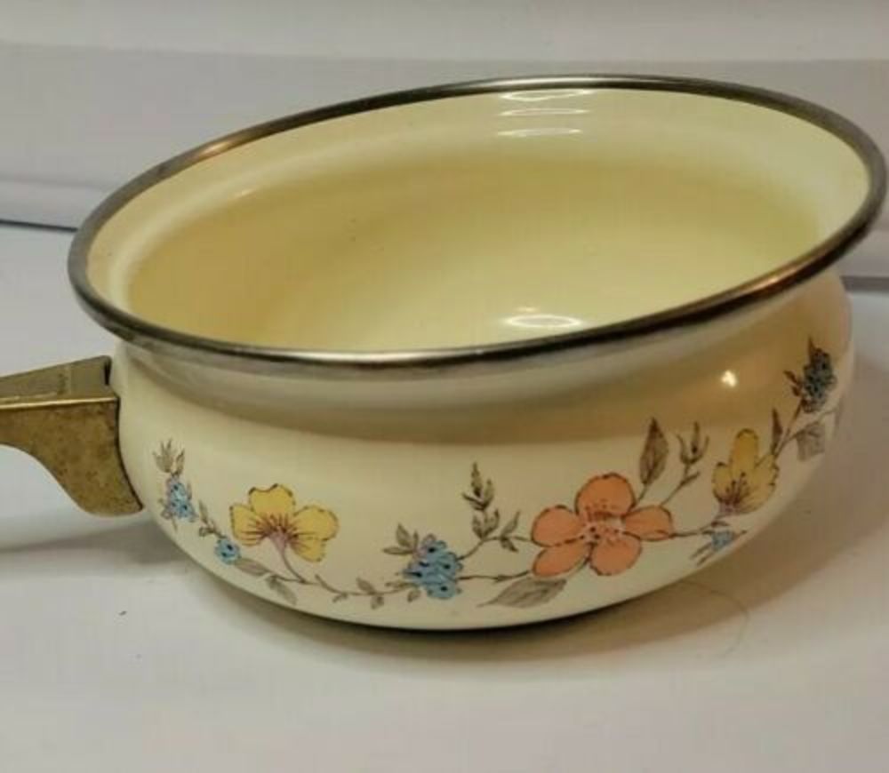 Vintage Retro 6 in Enamelware Cooking Pot W/ Gold Handle Floral